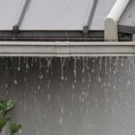 ゲリラ豪雨から家を守る！屋根・雨樋の点検ポイントと「豪雨対策」