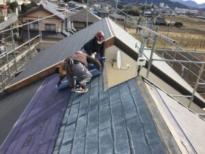 屋根リフォーム「今すぐやるべき工事」と「待っていい工事」の境界線とは？