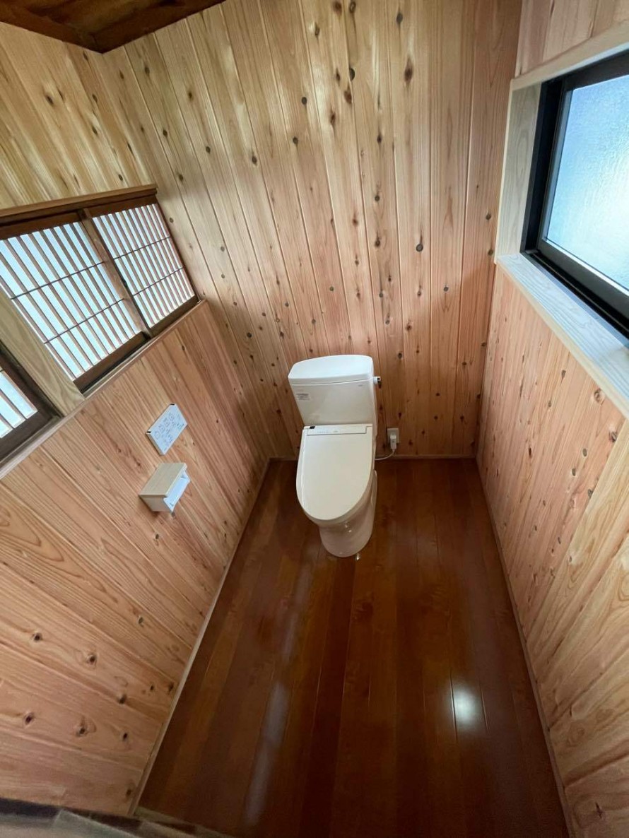 2つのトイレを1つの広いトイレにリフォーム・新城市K様