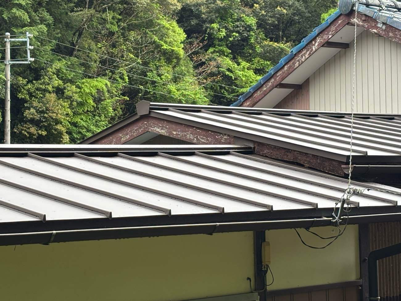 色褪せやサビが出てきた金属製屋根の張り替えリフォーム 色褪せやサビが出てきた金属製屋根の張り替えリフォーム