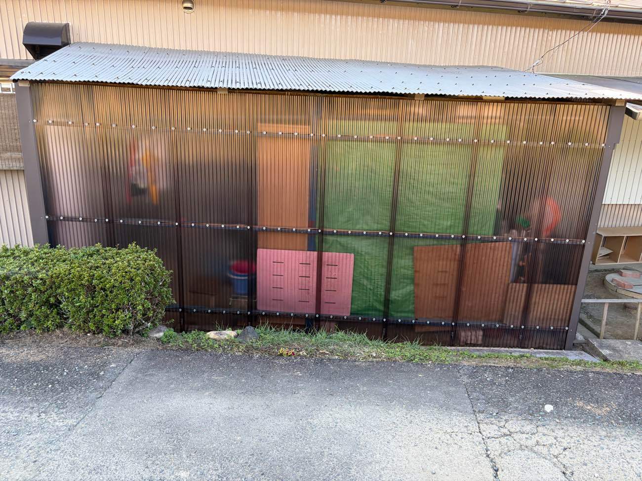 新城市｜ポリカーボネートを使用した外壁リフォーム