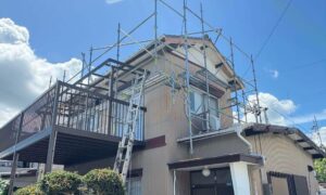 屋根の破風板を板金できれいにしてみませんか？塗装では難しいからこそお任せを！