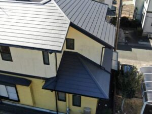 屋根の葺き替えとカバー工法、どちらがいい？｜費用と特徴、選び方を徹底解説